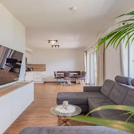 アパート Blick Ins Salzachtal ミッタージル